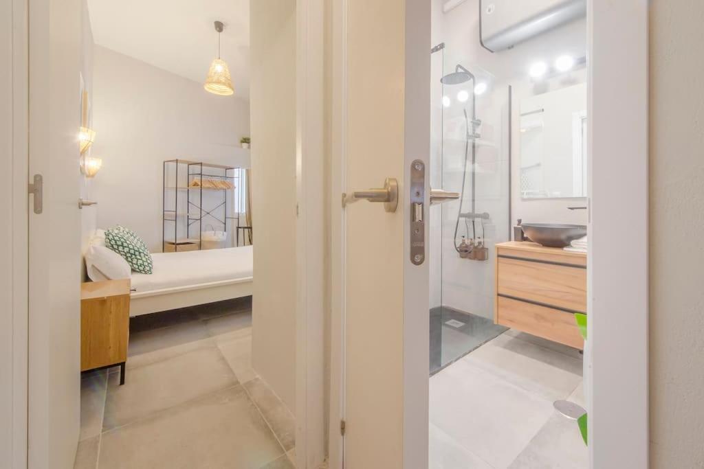 Cool Deluxe Interior Design A 2 Min De Gran Via Apartment Madrid Exterior photo
